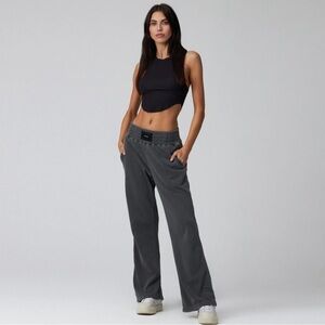 Talentless Sweatset

So cute!
Sweatshirt size: Medium
Sweatpants: XS